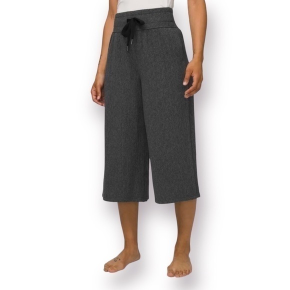 lululemon athletica Pants - Lululemon Retreat Yourself Crop Size 2